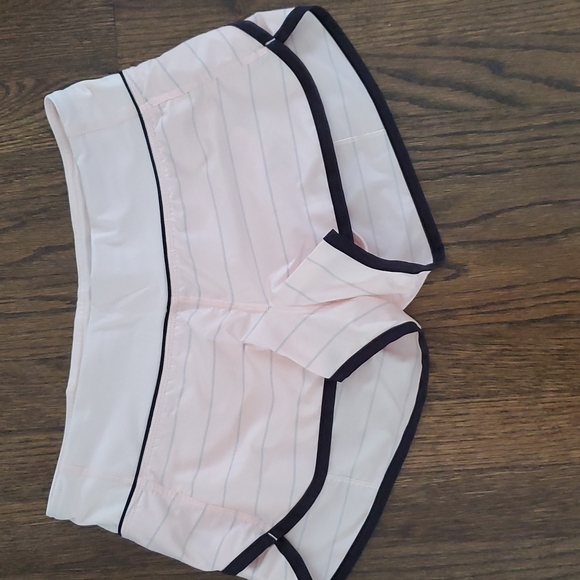 lululemon athletica Pants - Lululemon speed shorts